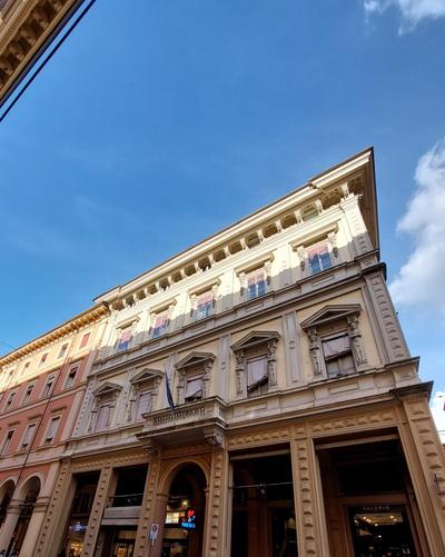 Monolocale sui tetti di Bologna - Via Indipendenza