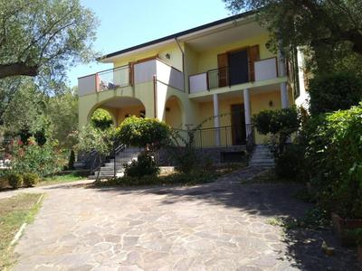 villa con piscina ad Ascea