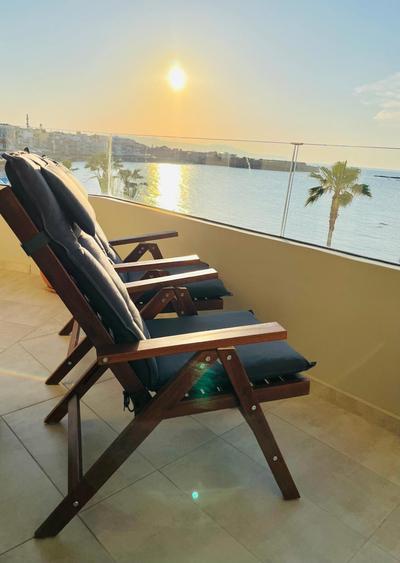 zonapartments A sea view-city center