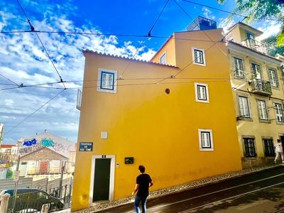 Discover Lisbons History - Stylish apartment in Alfama