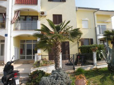 Sunset Apartment with a private yard at Medulin Riviera