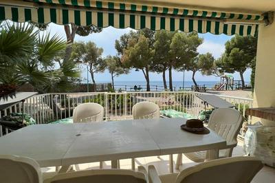Apartamento con acceso directo a la playa AV-39