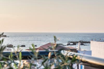 Enjoy Sunsets at Fully Equipped Seaside apt