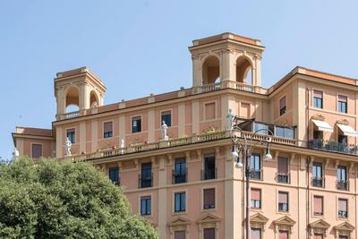 Refined upper-level apartment - Unique View of Rome's Skyline Tibernestrome