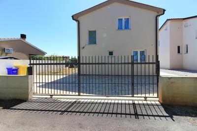 New Villa Seve II with pool, near the town center, 3km from the beach