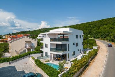 Luxury apartment Marco Polo with a private swimming pool with salt sea water