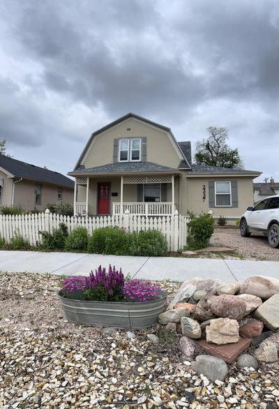Garden City House with Hot Tub