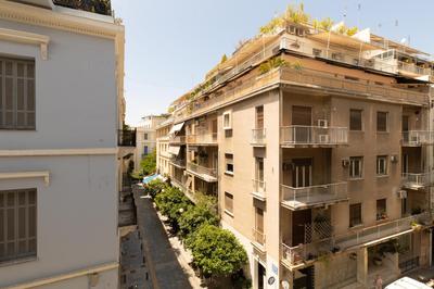 Minimal apartment in Plaka