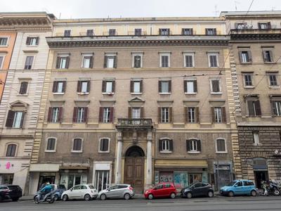 The Best Rent - Modern three-bedroom apartment a few steps from the Colosseum