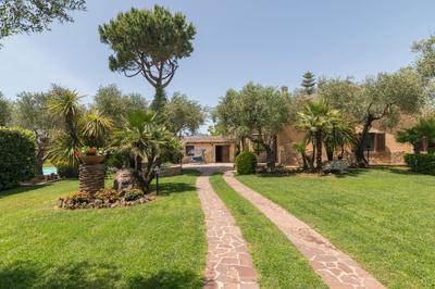 Dimora Patrizia With Pool - Happy Rentals