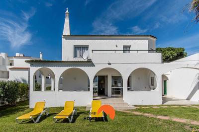 #116 Spacious with Private Pool and Garden, 900 mts Beach