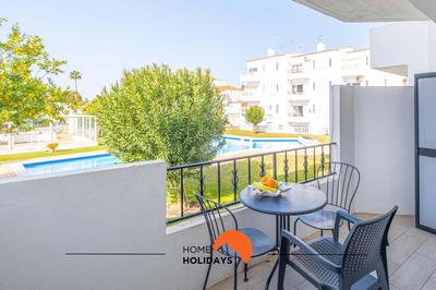 #112 Oura Flat by Home Holidays