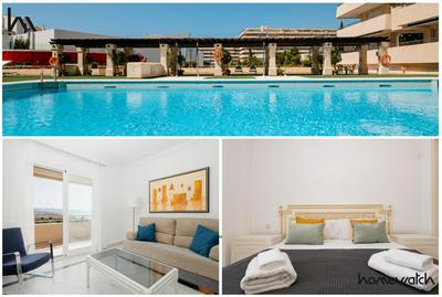 Apartment in the heart of Puerto Banús, with private parking space and communal pool, paddle tennis court and gym