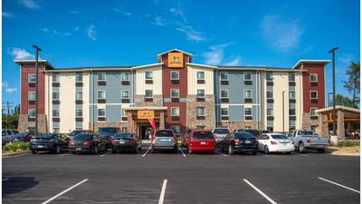 La Quinta Inn & Suites by Wyndham Greenville Woodruff Rd