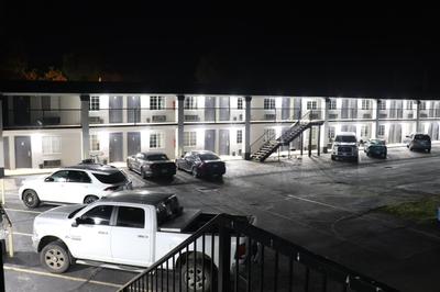 Deluxe Inn & Suites By OYO Miami OK