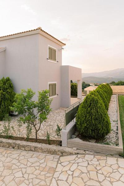Vasilopoulos Residences - Villa Emelia with shared pool
