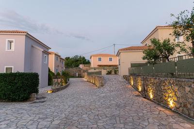 Vasilopoulos Residences - Villa Chloe with private pool