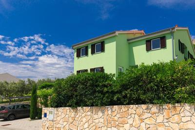 House Zrile with garden and jacuzzi