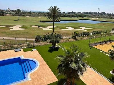 Lujoso ático sobre el golf en los Alcázares