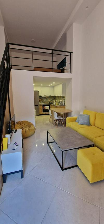 Lovely duplex apartment with patio, 100m from the beach!