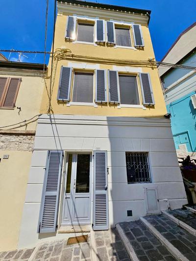 N266 - Numana, deliziosa casa in centro storico