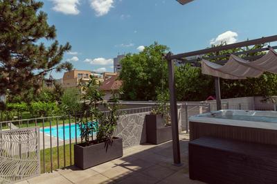 Dream Getaway Apartment with Jacuzzi and Pool