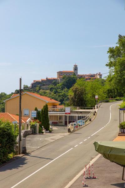 APARTMAN UHAČ