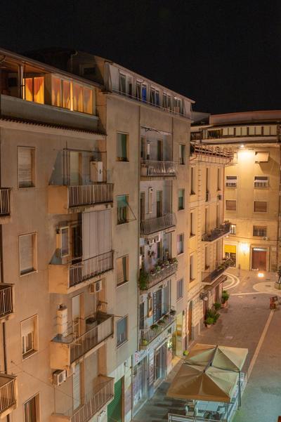 5 Sensi - Terrazzo, Fibra Ultraveloce, Parcheggio Coperto su Richiesta a Pagamento