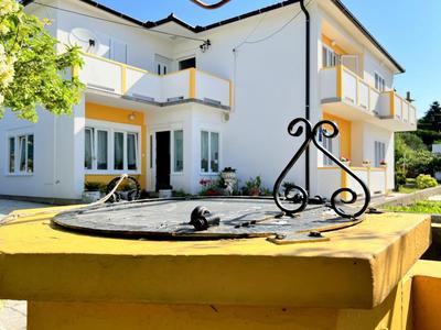 Mary Loo Apartments Rab