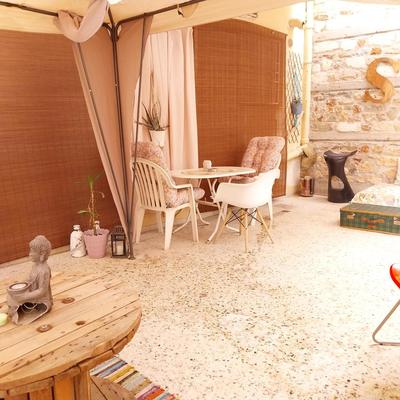 Acropolis Living room