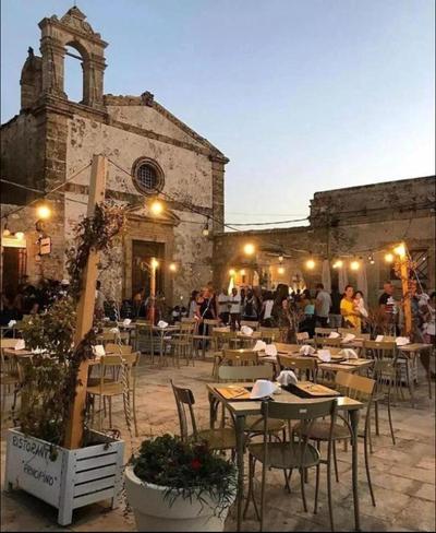 Noto Holidays Home