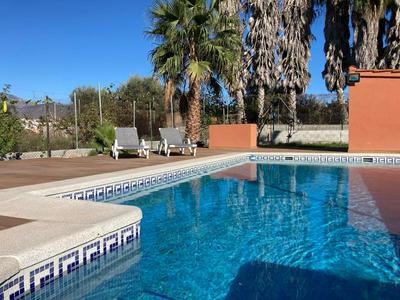 “Soleado” Casa rural con piscina