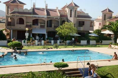 Precioso dúplex con piscina, en 1ª linea de playa