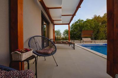 Villa Balun in Orihi - 3 bedrooms - pool - garden - sauna
