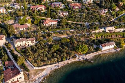 Oleandro apartment directly on the lake