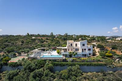 Villa Belle, Where Sea Views Meet Sunset Magic by etouri