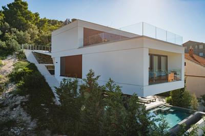 Villa Trinity - Hillside villa with Sea View and Infinity Pool