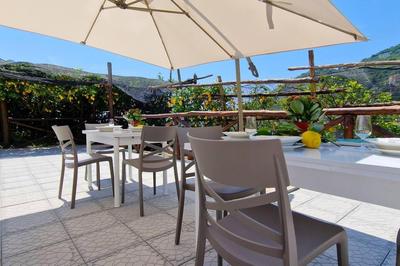 Villa in Lemon Grove with Sea Views & Sea Breeze