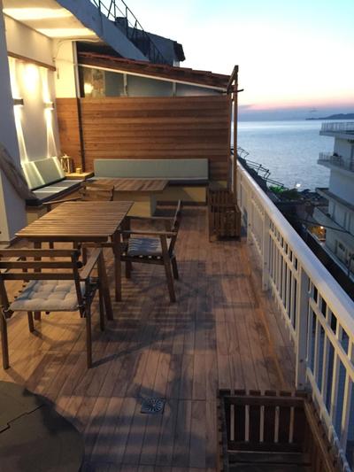 On the beach. Walking distance from all amenities