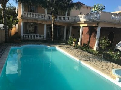 Bel appartement avec piscine dans résidence privée