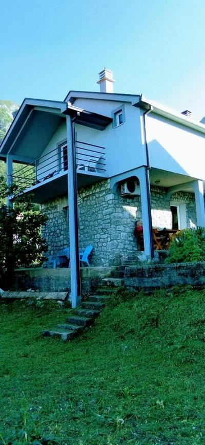 Lola Apartman