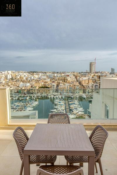 Stunning 2BR penthouse with beautiful harbour view BY 360 Estates