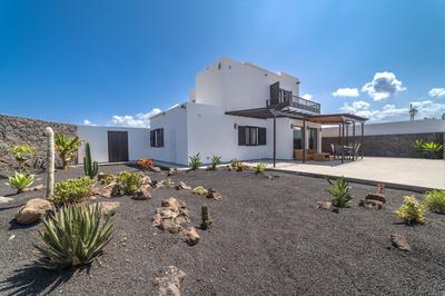 Casa OASIS DEL SOL, prívate villa in Playa Blanca
