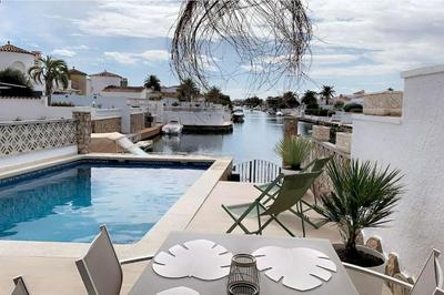Casa Serenity au canal avec piscine et amarre