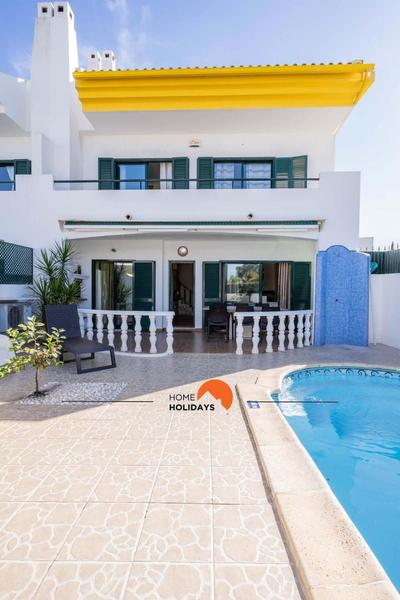 #039 Family with Private Pool and AC