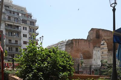 Galerius Arch Apartment