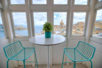 Beautiful one bedroom seafront apartment VPAL1-1