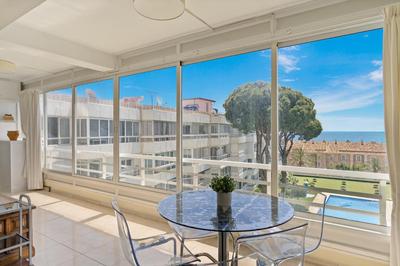 Seaview apartment w pool by Costarentals - Ref 186