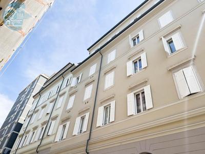 Slataper 19 Tirabora Short Rent
