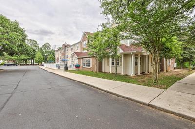 Alluxsuites at 1876, an Ascend Collection Hotel